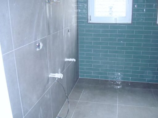 Douche in Poeldijk betegeld